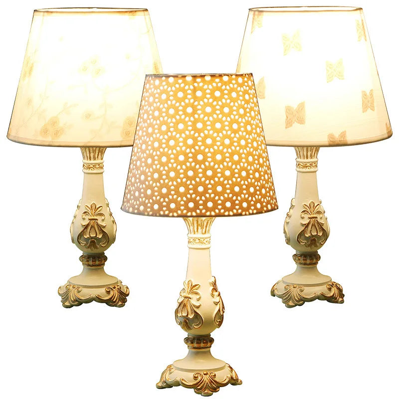 EUROPEAN ROMANTIC RETRO TABLE LAMP