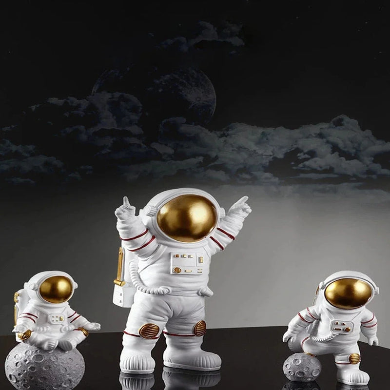 ASTRONAUT FIGURE STATUE FIGURINE SPACEMAN